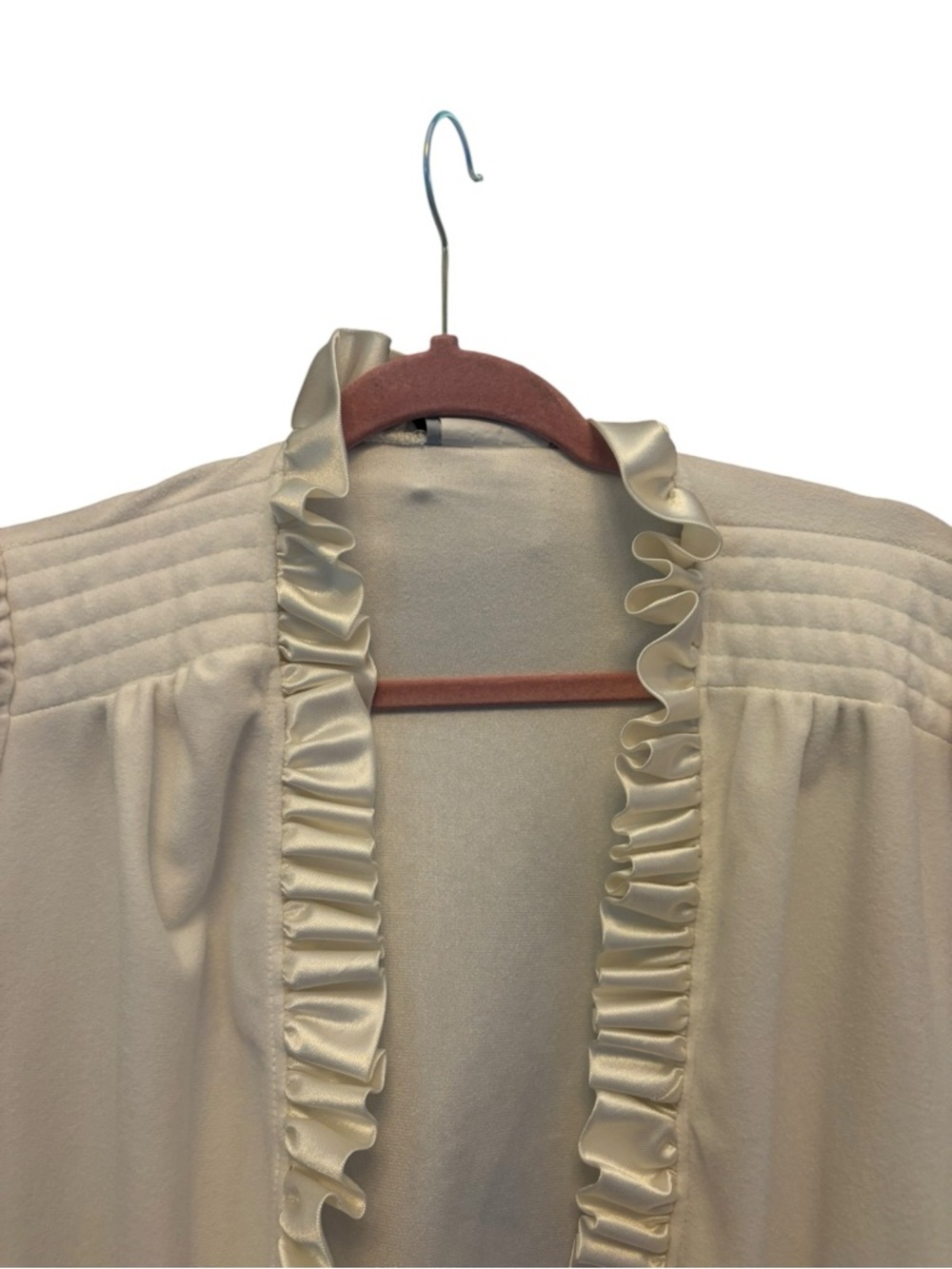 Vintage De Lori Cream Robe Size Medium (M)